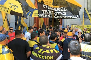 Imponen penas más duras para choferes de Uber y de transportes ilegales