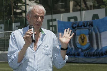 La Legislatura porteña declaró como Personalidad Destacada de la Ciudad en el ámbito del deporte a César Luis Menotti