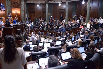 La Legislatura porteña inició al mediodía una sesión en la que debatieron numerosos temas