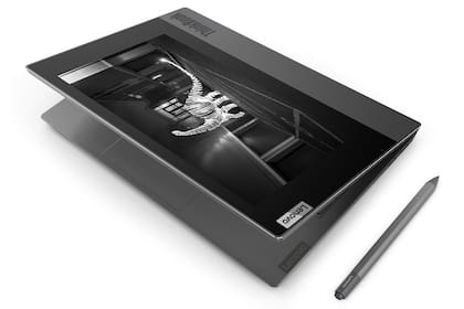 La Lenovo Thinkbook Plus tiene dos pantallas: una convencional de 13,3 pulgadas en la cara interior de la tapa, y una de 10,8 pulgadas de tinta electrónica en el exterior