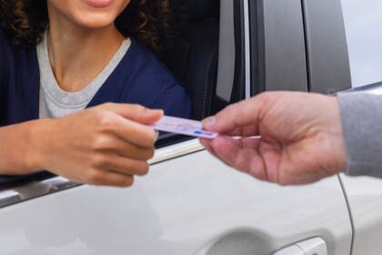 La ley de Colorado permite que las personas sin estatus de visa obtengan una Licencia de conducir