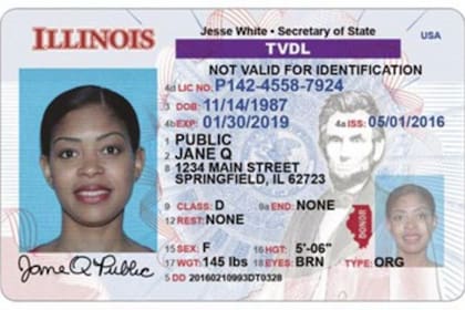 La ley de Illinois permite que las personas sin estatus de visa obtengan una Licencia de conducir para visitantes temporales