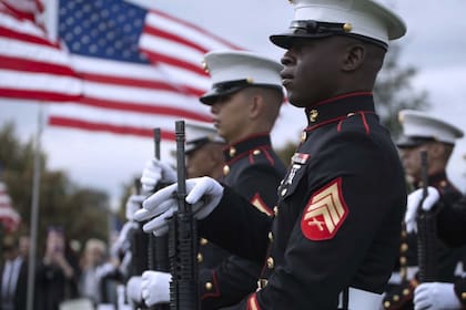 La ley exige que el registro en el Servicio Selectivo sea la primera parte de un sistema justo y equitativo que, si lo autorizan el Presidente y el Congreso, proporcionaría rápidamente personal al Departamento de Defensa