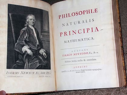La Ley fue publicada en latín en el año 1687 en el libro "Principios matemáticos de la filosofía natural".
