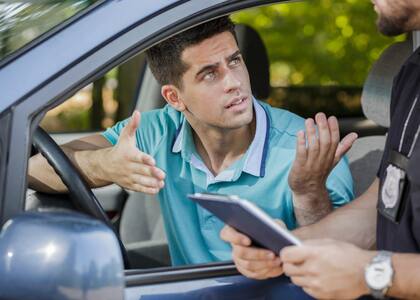 La ley fue sancionada después de años de denuncias periodísticas, principalmente de WBTV, que expusieron el “salvaje oeste del remolque” donde se exigían cantidades exorbitantes (miles o decenas de miles de dólares) en efectivo a los camioneros