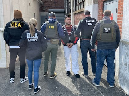 La Ley Laken Riley establece la detención obligatoria de extranjeros acusados de delitos como robo y allanamiento