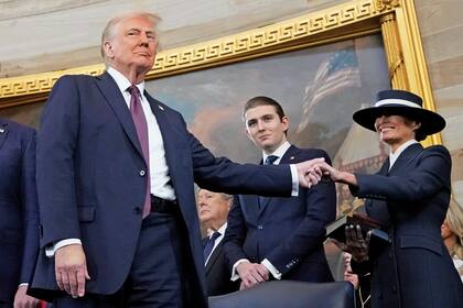 La ley obligaría a Barron Trump a renunciar a su ciudadanía eslovena, la cual, según la autora Mary Jordan, era esencial para su madre y le ofrecía la posibilidad práctica de trabajar en Europa