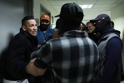 La Ley S8523 busca limitar las indagaciones sobre estatus migratorio al prohibir que los empleados estatales (excepto agentes de la ley) pregunten por ello