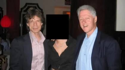 La leyenda de los Rolling Stones, Mick Jagger, posando con Clinton