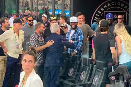 La leyenda del boxeo, Floyd Mayweather, presenció el partido de Lionel Messi con el Inter Miami frente a Nashville SC
