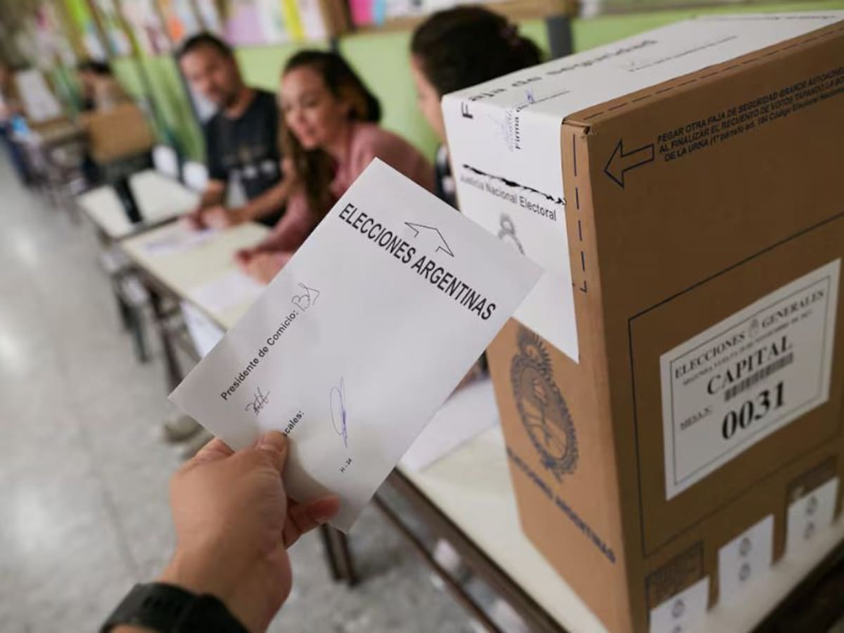 ¿La Libertad Avanza o Fuerza Patria? Quién sacó más votos en las elecciones Argentina 2025