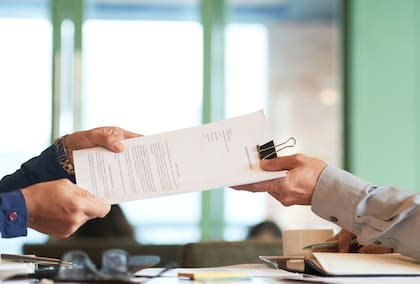 La licencia de conducir para indocumentados se emite por las oficinas del DMV del estado y requiere de cierta documentación