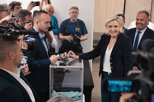 La extrema derecha de Le Pen se impone en la primera vuelta en las legislativas, según los sondeos