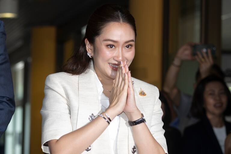 Con la primera ministra más joven de su historia, regresa al poder en Tailandia una divisiva dinastía política - LA NACION