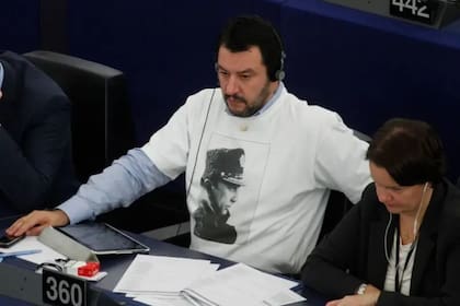 La Liga de Matteo Salvini en Italia firmó en 2017 un acuerdo con la Rusia Unida de Putin