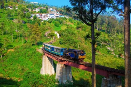 La línea centenaria que asciende por las montañas del sur de India