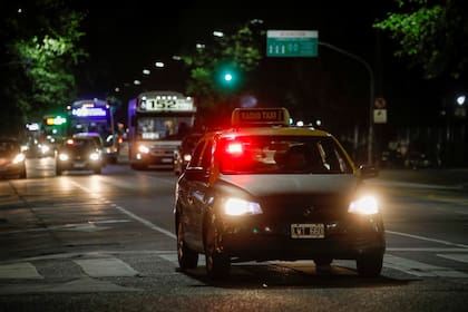La línea es para taxis, remises y motos que realizan tarea de reparto