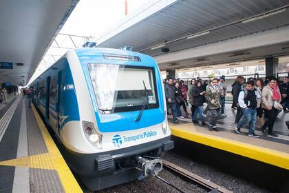 La línea Sarmiento sumará 41 servicios con nuevos trenes a partir del lunes
