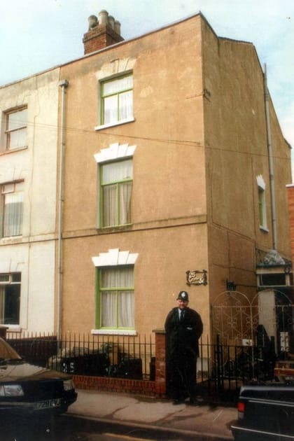 La llamada casa del horror, donde Fred y Rose West cometieron la mayoría de los crímenes, está ubicada en la calle Cromwell, de la ciudad inglesa de Gloucester