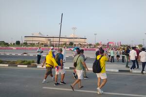 En subte sin chofer y con aire por el calor abrasador: cómo llegamos al estadio de la inauguración del Mundial