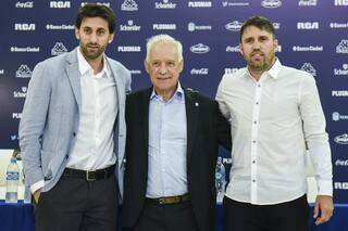 Un viaje del Racing positivo al que se inventa conflictos y se echa sal en sus heridas