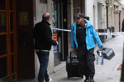 La llegada de la policía científica a la escena del triple crimen