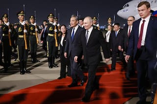 Putin llegó a China para fortalecer su alianza con Xi apenas días después de la visita de Trump
