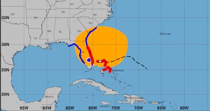 La llegada del huracán Nicole a la costa este de Florida