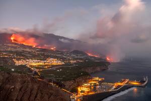 Alerta en España: por qué la lava y el mar forman gases similares al de un "producto de limpieza"