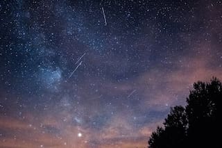 Dos lluvias de meteoritos atravesarán el cielo en simultáneo: cómo verlas y sacar las mejores fotos