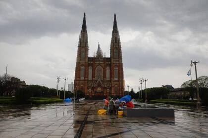 La lluvia obligó a cambiar los planes de las asistentes del encuentro