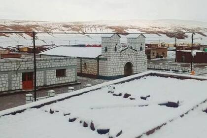 La localidad jujeña de Catua,en Susques, cubierta de nieve. Catua queda cerca de la frontera con Bolivia y Chile, y está a 360 km de Jujuy capital.