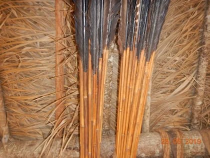 La longitud de las flechas es de tres metros