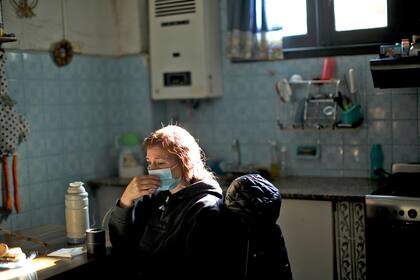 Andrea se hace muchas pregunta al regresar a su casa: ¿Hice bien mi trabajo? ¿Tomé todas las precauciones? ¿Estaba atenta? ¿Lo atrapé? ¿Llevo el virus conmigo?