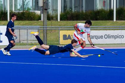 La lucha por la pelota en Banco Provincia y Mitre