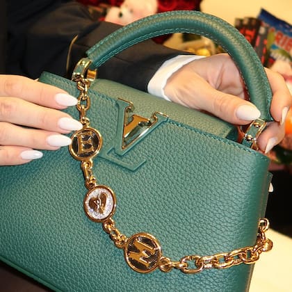 La lujosa cartera que recibió la China Suárez de regalo