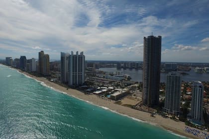 La lujosa Torre Porsche tiene 132 unidades residenciales