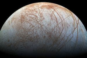 Los desconcertantes hallazgos que encontró la NASA en la luna Europa de Júpiter