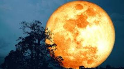La luna llena de agosto se conoce como del esturión, en referencia a los peces que suelen capturarse