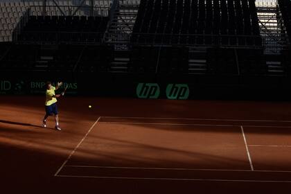 La luz del estadio, un problema para los tenistas / Aníbal Greco