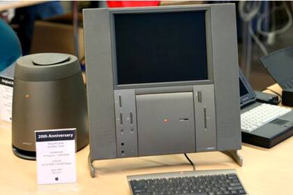 La Macintosh Veinte Aniversario (Twentieth Anniversary Macintosh, o Tam)