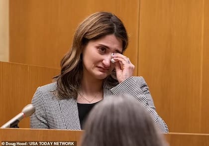 La madre que quebró en pleo juicio tras ver las imágenes de su hijo siendo maltratado