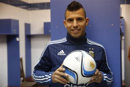 La madurez del Kun, aplomado, se siente el dueño del gol en el seleccionado