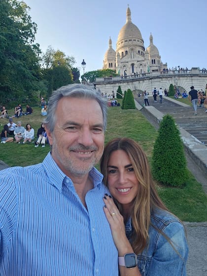 La magia de París, en Sacre Coeur, junto con Viviana, que es health coach: se acompañan en llevar hábitos sanos