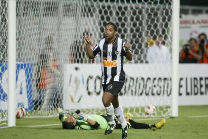 Ronaldinho, con la camiseta de Atlético Mineiro, con el que consiguió la Copa Libertadores de 2013
