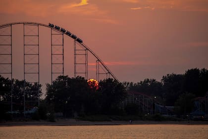 La Magnum XL-200 empezó a funcionar en 1989; en su momento rompió el récord como la montaña rusa más alta del mundo