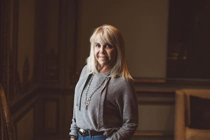 La mamá de Gianinna y Dalma Maradona vio una necesidad con la vuelta al colegio y decidió reinventarse