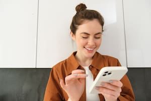 La forma en que agarrás el celular podría revelar rasgos de tu personalidad