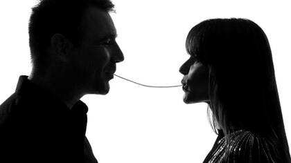 La manera de quemar la grasa y los carbohidratos es distinta entre los cuerpos de un hombre y una mujer.