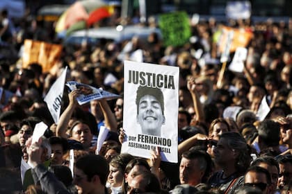 Miles de personas reclamaron ayer justicia frente al Congreso; el asesinato de Fernando Báez Sosa conmovió a la sociedad